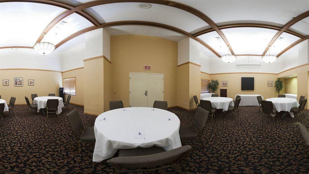 Hotel Express Airport By Ihg Nashville